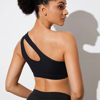 Le soutien-gorge de sport asymétrique